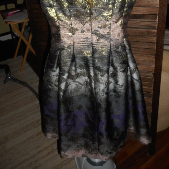 Vince Camuto Black and Gold Sleeveless Dress - Picture 8 of 13